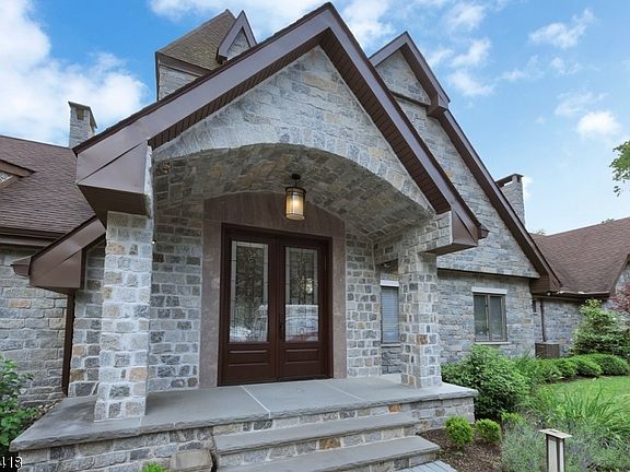 2nd image of 10 Deerwood Dr