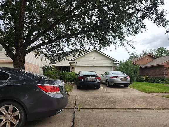 2nd image of 10815 Heathercliff Ln