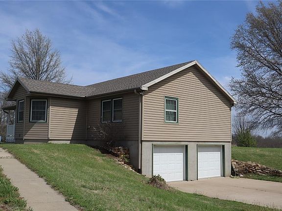 3rd image of 3111 SW Lane Rd