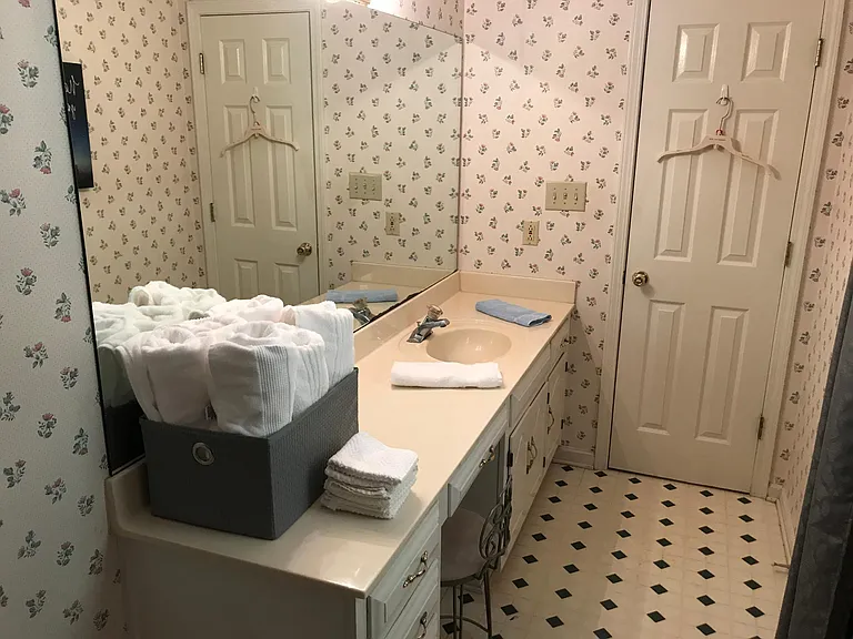 285 Fairlane Dr — Photo 16