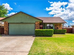 12512 SW 4th St, Yukon, OK 73099