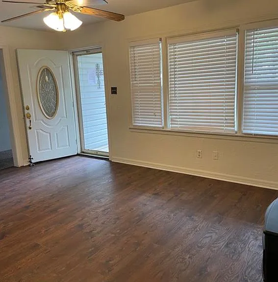 1715 Arizona Ave — Photo 2