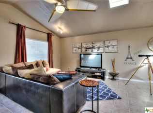 621 Turtle Ln, Seguin, TX 78155