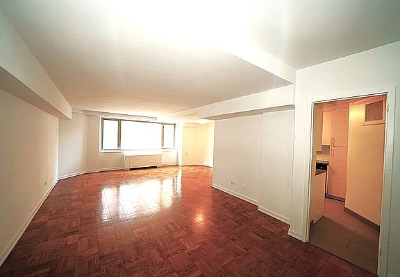 4th image of 125 E 87th St APT 12C