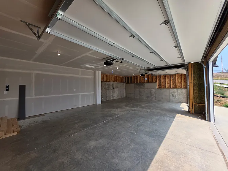 5328 Silverton St — Photo 12