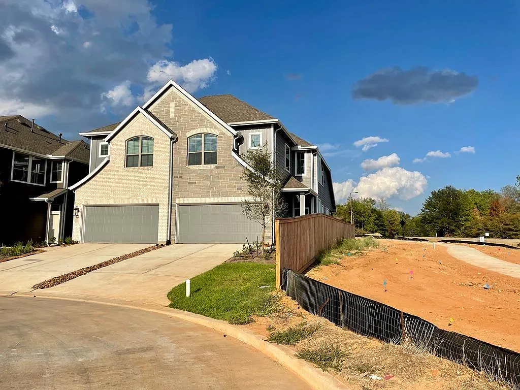 3 bed, 2.5 bath, 1931 sqft, $2,050 — Photo 4