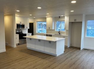 707 S Main St, Centerville, UT 84014