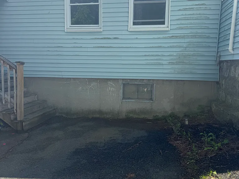 1 CAR PARKING