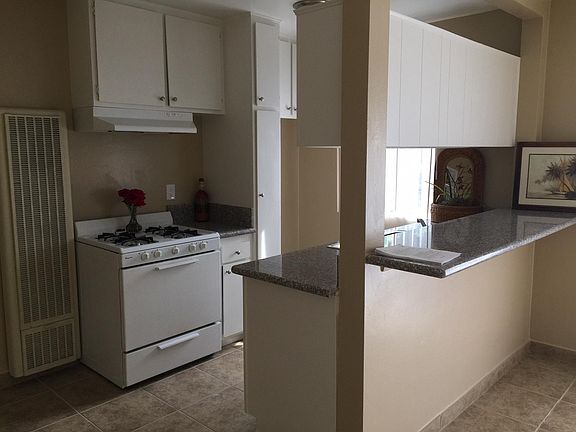 2nd image of 6943 Whitsett Ave APT 202
