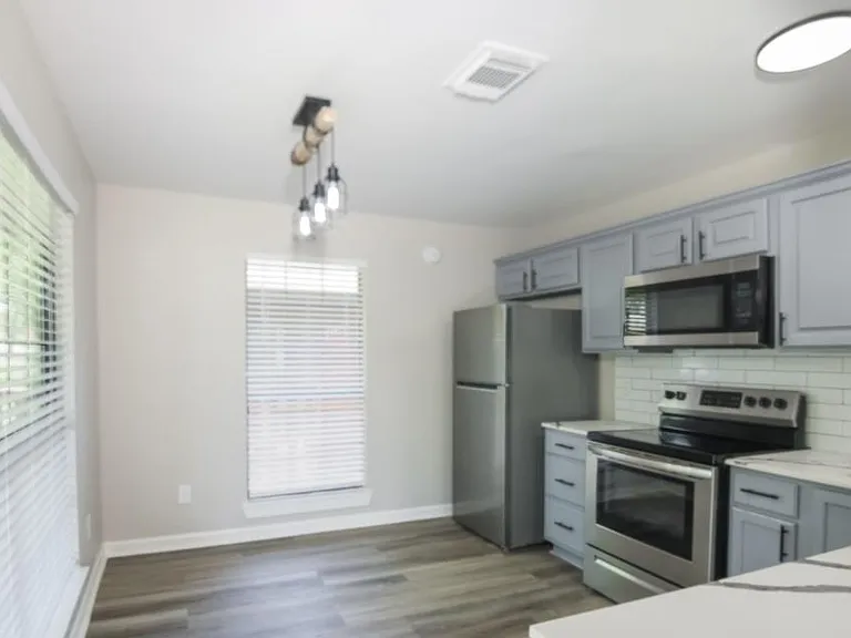 42 Hunters Creek Dr — Photo 22
