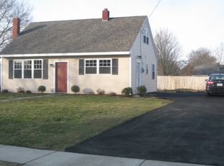 35 Greenway Dr, Bristol, RI 02809