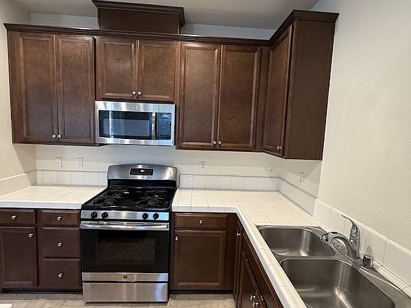 4th image of 519 Tolman Way