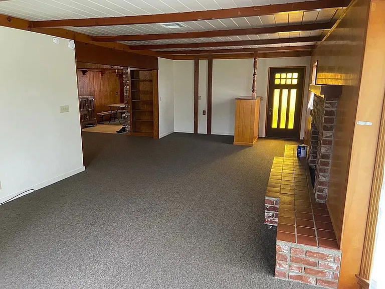 825 Mathew St — Photo 7