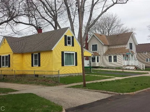 811 Conger St, South Haven, MI 49090