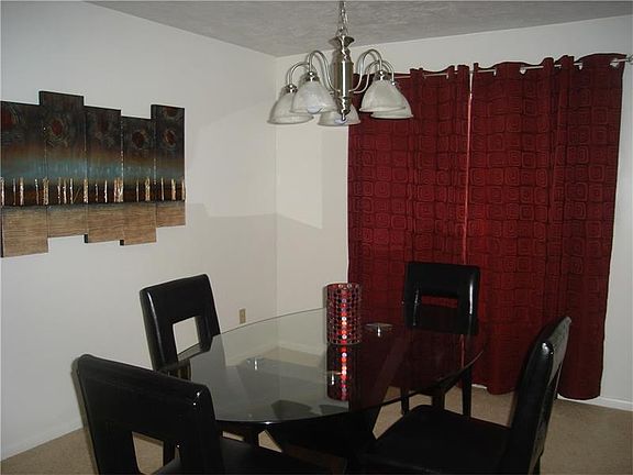 5th image of 249 Lynn Ann Dr