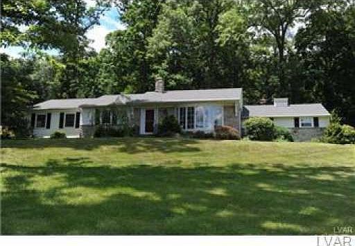 2nd image of 3691 Laurel Ln