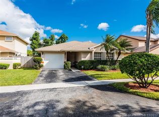 941 SW 99th Ave, Pembroke Pines, FL 33025