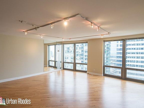 5th image of 440 N Wabash Ave #Southe3806