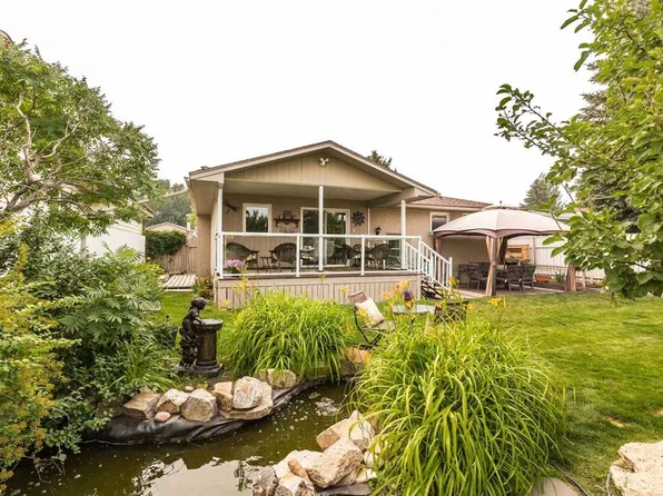 10 E Seneca Pl W, Lethbridge, AB T1K 4M7
