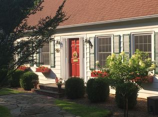 18 Old Wood Rd, Morris Plains, NJ 07950