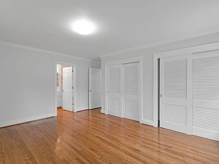 306 Granville Dr — Photo 21