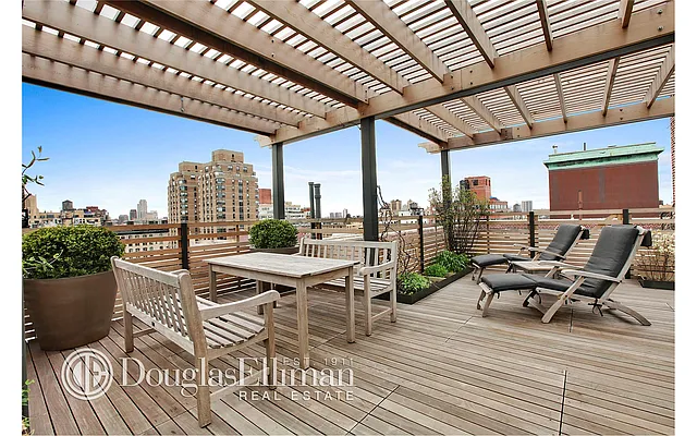 Sold by Douglas Elliman | media 25