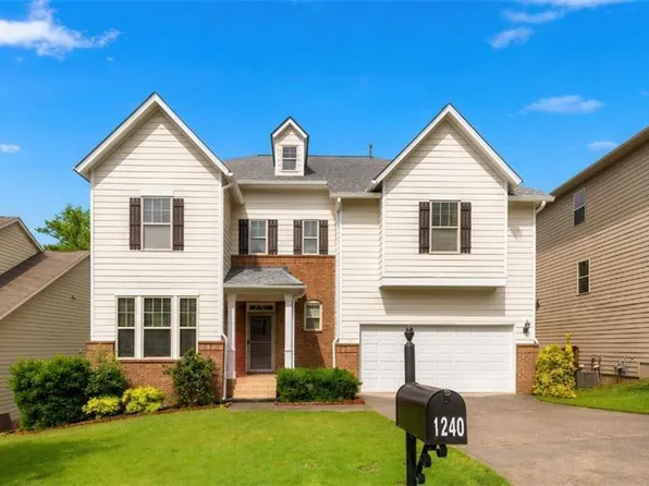 1240 Rocky Shoals Ln, Suwanee, GA 30024