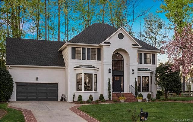 1st image of 190 Bridgeport Dr