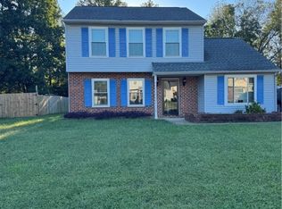 1116 Leslie Ann Dr, Richmond, VA 23223