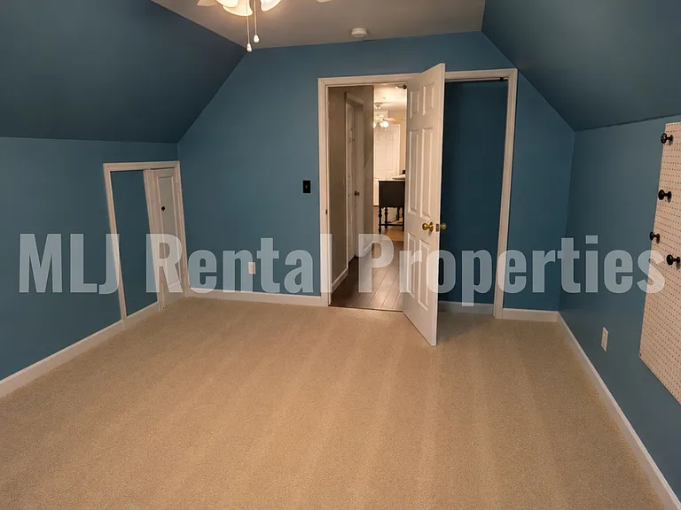 5881 S Irvington Ave — Photo 54