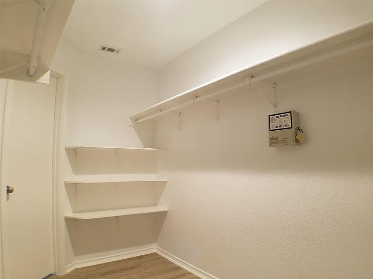 11208 Blairview Ln — Photo 24