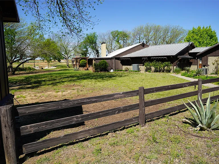 1382 E Blackjack Rd — Photo 14