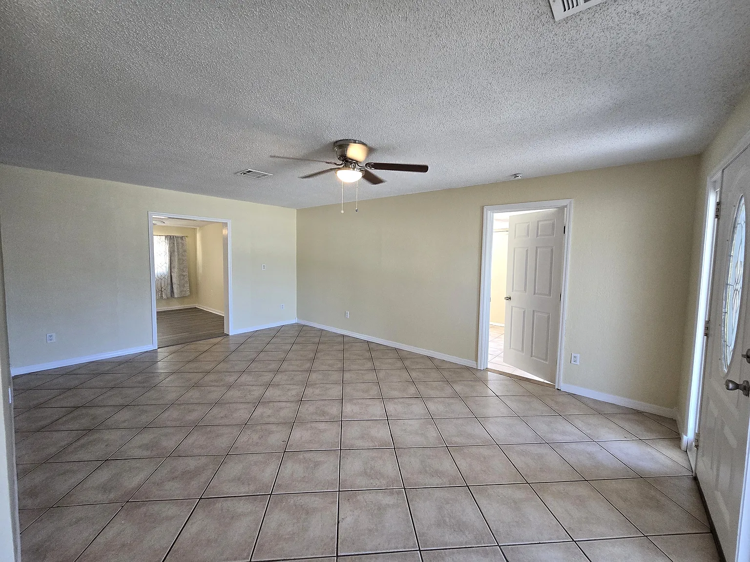 3/2 Available Now In Spring Hill, FL! — Photo 4