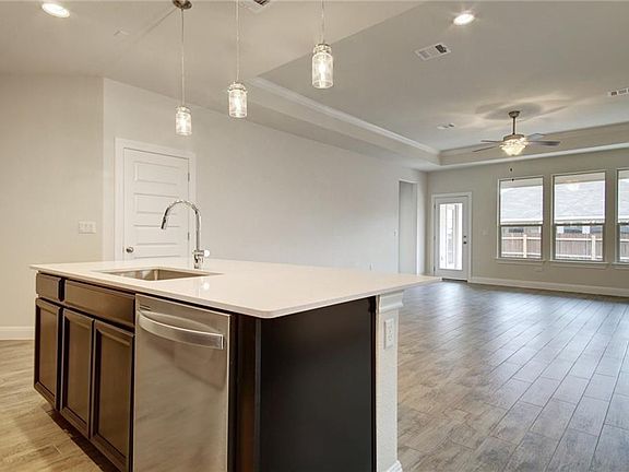 4th image of 9806 Quercia Dr