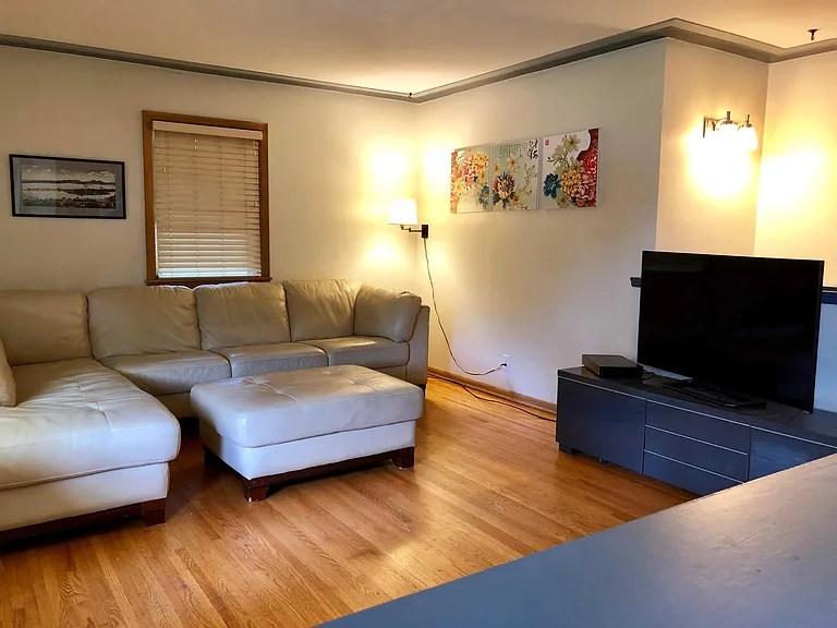 3240 Scott Ave N — Photo 5