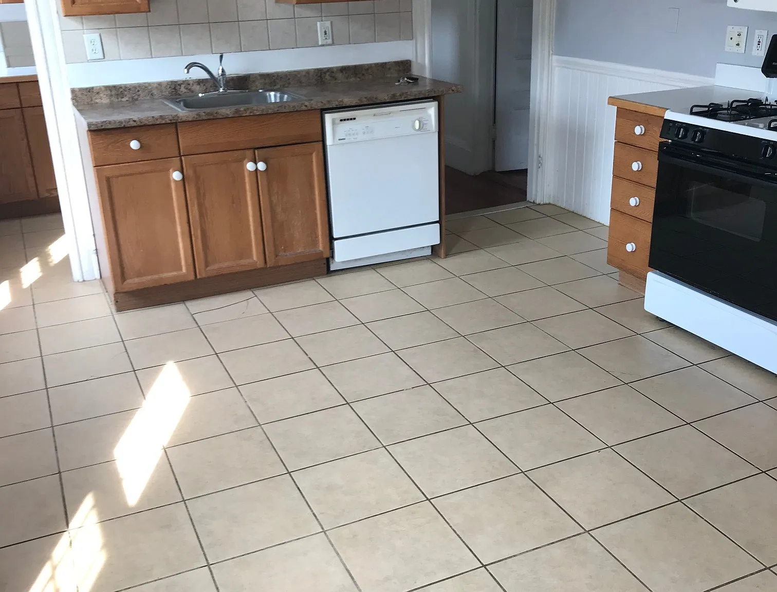3 bed, 1400 sqft, $4,500 — Photo 1