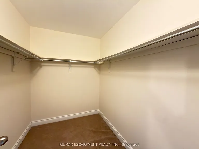 2085 Pine St — Photo 22