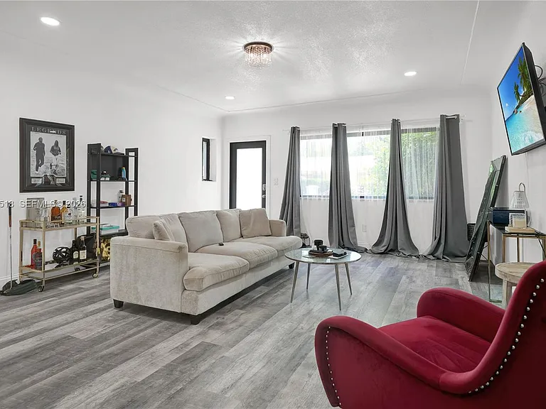 6820 NE 5th Ave #6822 — Photo 3