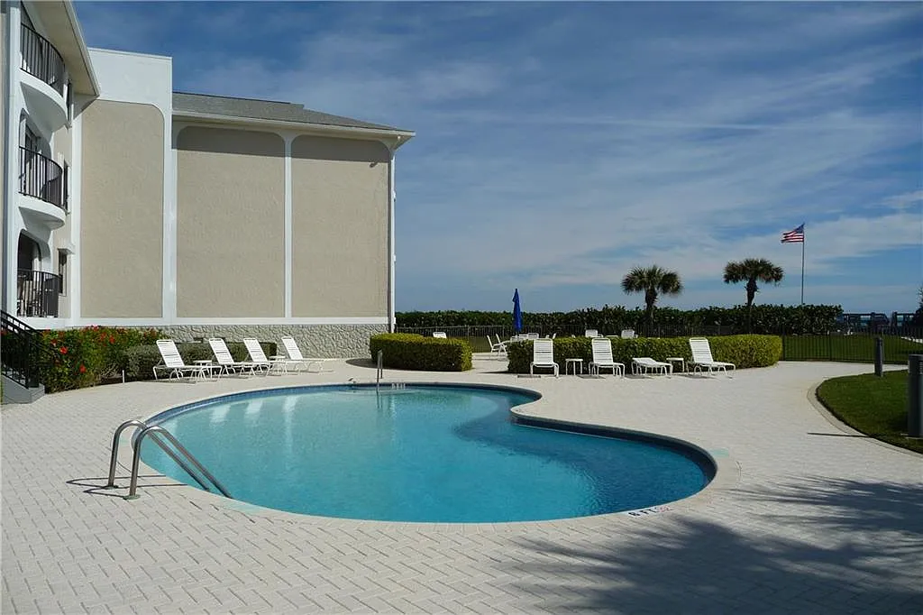 2 bed, $5,500 — Photo 1