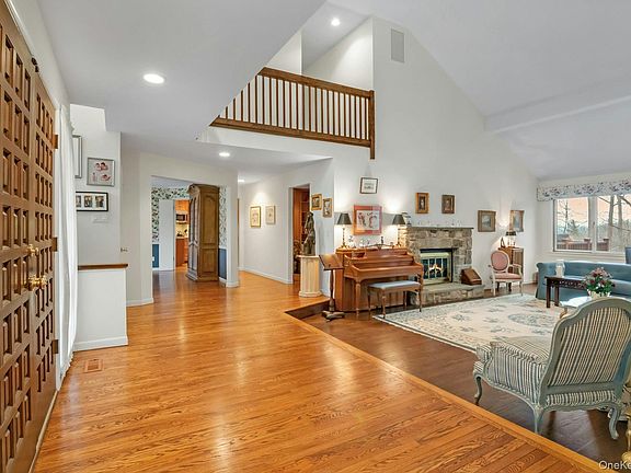 3rd image of 121 Law Road