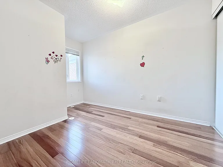 5 Coburg Cres — Photo 12
