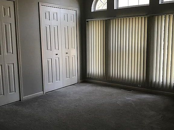 4th image of 23155 Potomac Cir