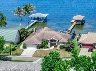 104 Lakefront Ct NE, Lake Placid, FL 33852