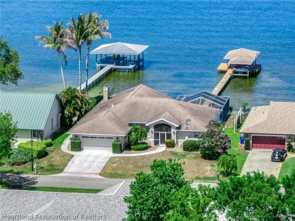 104 Lakefront Ct NE, Lake Placid, FL 33852