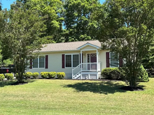37059 Seahorse Rd, Greenbackville, VA 23356