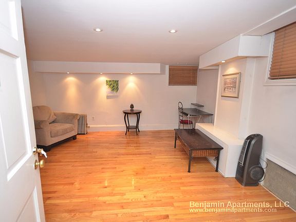 2nd image of 39 Chestnut St APT 1