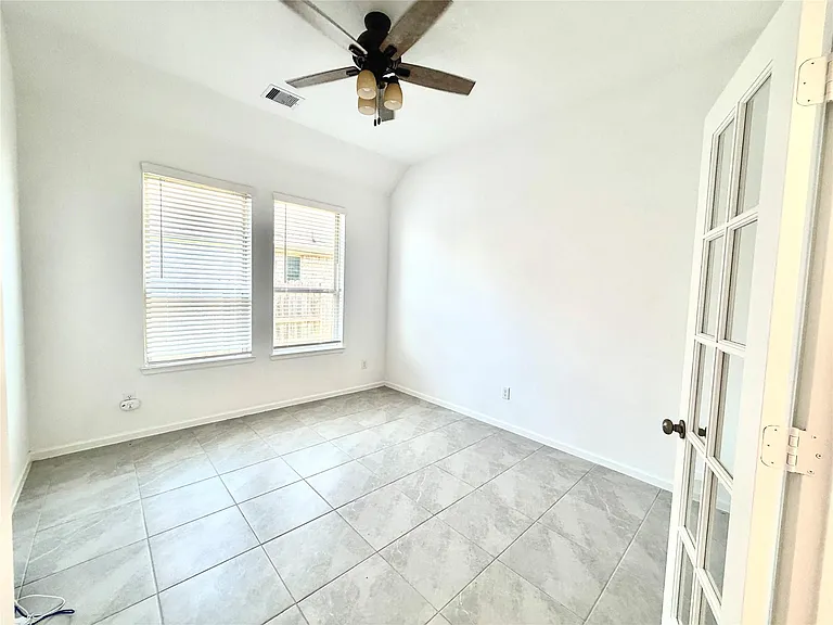 3715 Rock Ledge Dr — Photo 15