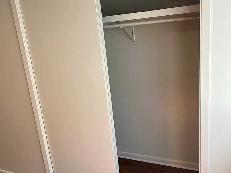 134 N Meyers Dr — Photo 11
