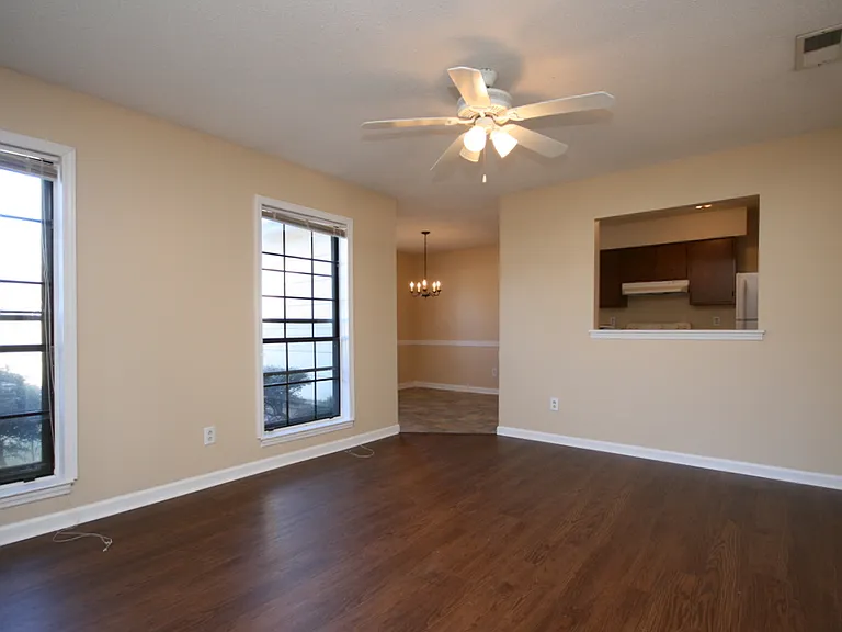 110A Westscott Dr — Photo 3