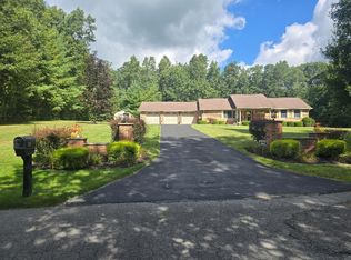 225 S Ridgewood Dr, Cool Ridge, WV 25825